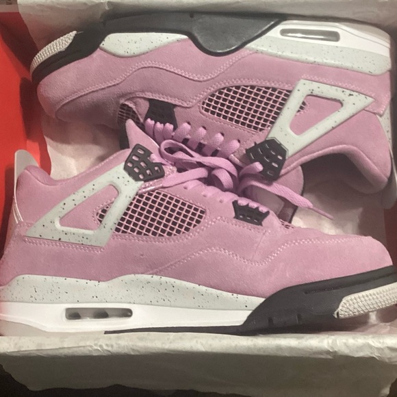 Retro Pink Jordan 4s with box, New✨✨Can negotiate price